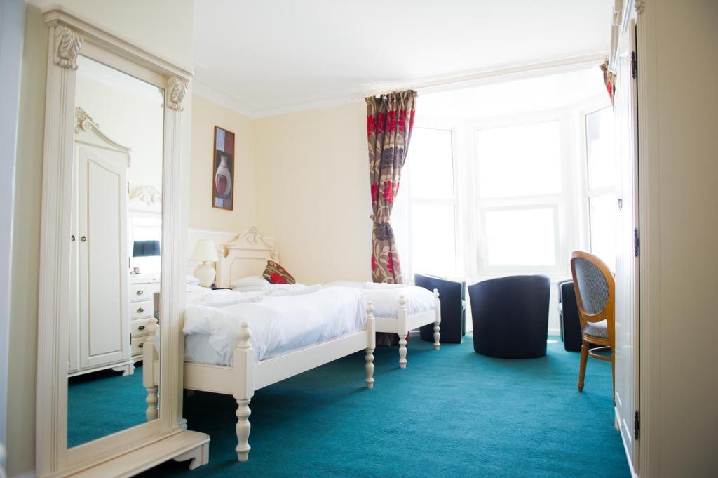 Queensbridge Hotel Aberystwyth Exterior photo