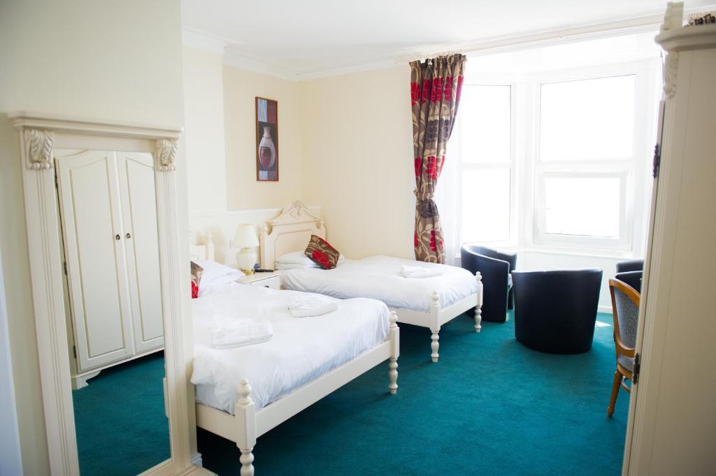 Queensbridge Hotel Aberystwyth Exterior photo