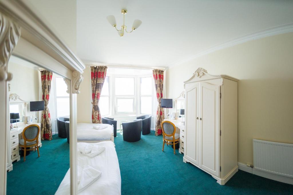 Queensbridge Hotel Aberystwyth Exterior photo